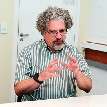 O professor Luis Fernando Tófoli: "A ayahuasca não é uma panaceia"