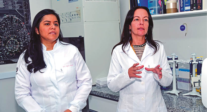 A doutoranda Ingrid Trevisan (à esq.) e a professora Catarina Rapôso, coordenadora do Latera e orientadora da pesquisa: resultados promissores